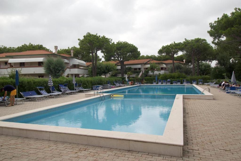 Appartamento Al Porticciolo-Residence Con Piscina-Cavallino Treporti Bagian luar foto